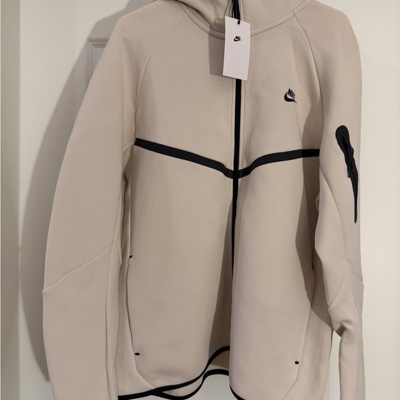 Nike Tech Fleece Jacket - Ivory - Mens Large - HV0949-104 - Brand New
